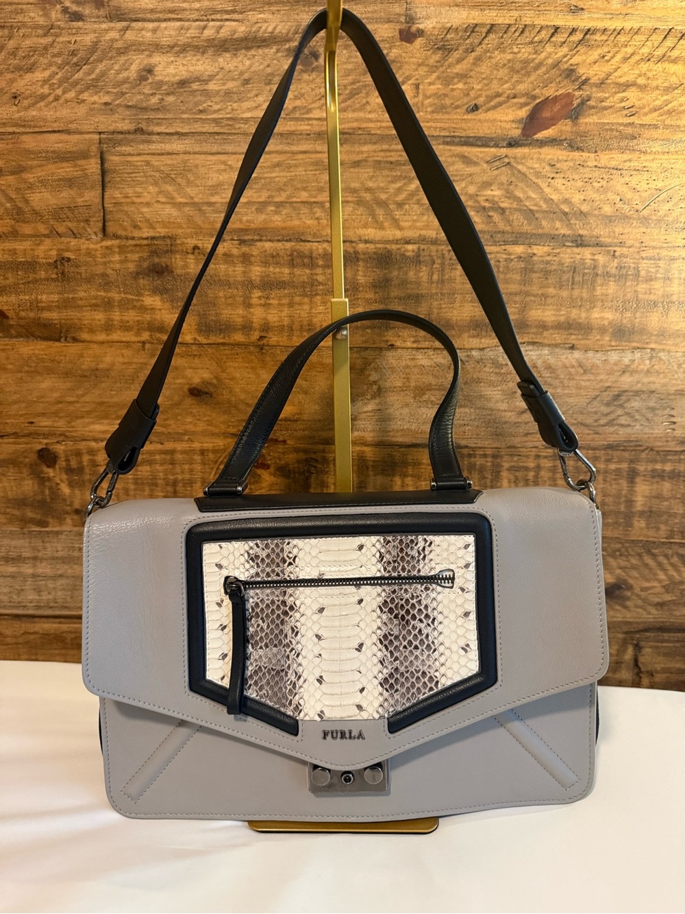 ✨ Like New Furla Alice Medium 2-Way Shoulder / Crossbody Bag ✨ - Picture 3 of 10